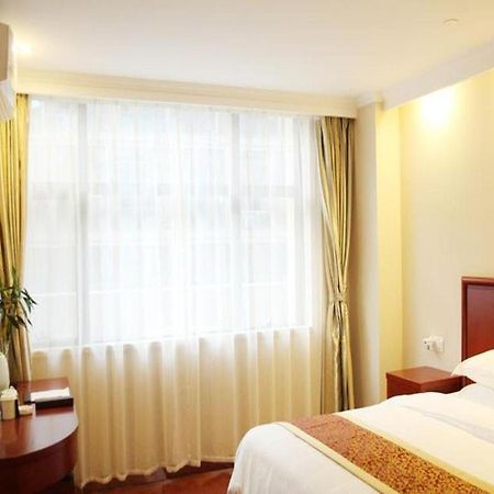 Greentree Inn Bole Wanxianghui Express Hotel Εξωτερικό φωτογραφία