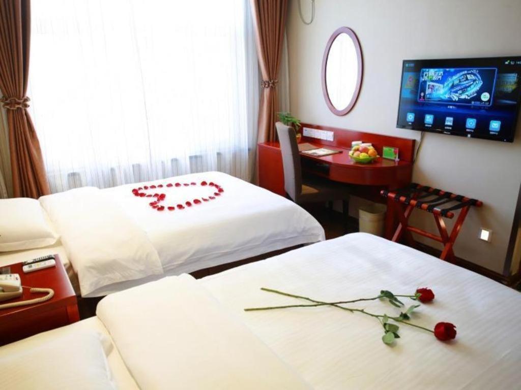 Greentree Inn Bole Wanxianghui Express Hotel Εξωτερικό φωτογραφία